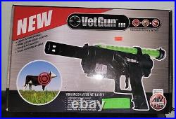 VetGun III for Cattle CO2 Propelled Parasiticide + CO2 canisters + Capsules