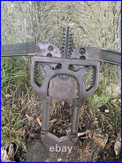 Vintage LEAVITT Dehorning Clipper Bull Horn Cutter Cattle Dehorner Cast Iron USA